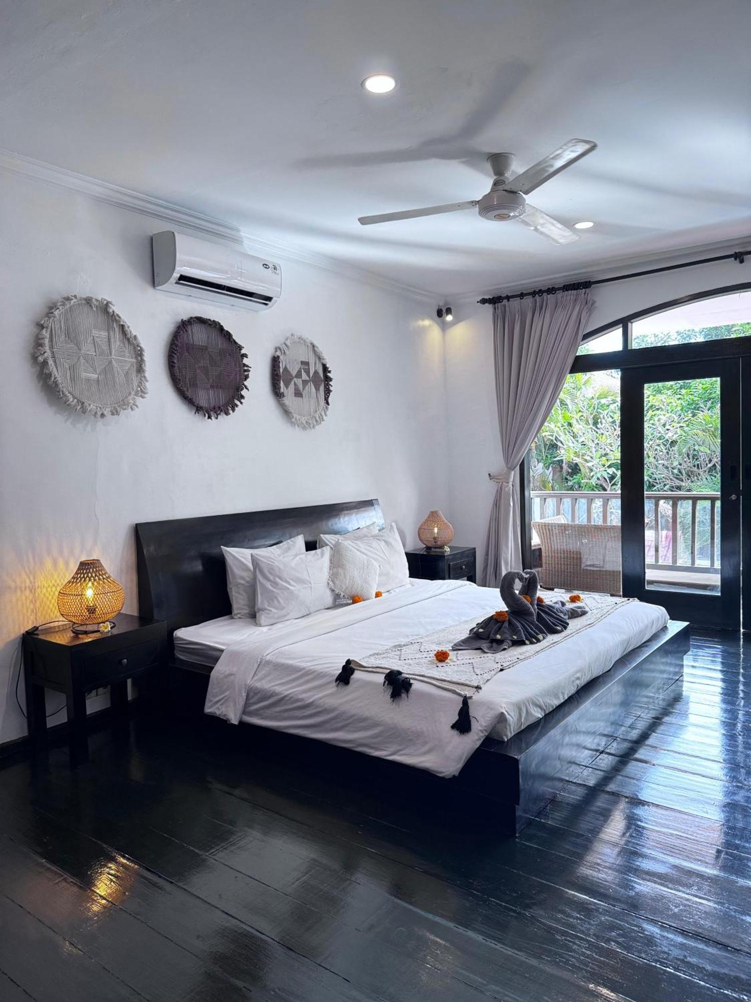Lalita Villas Seminyak Exterior photo