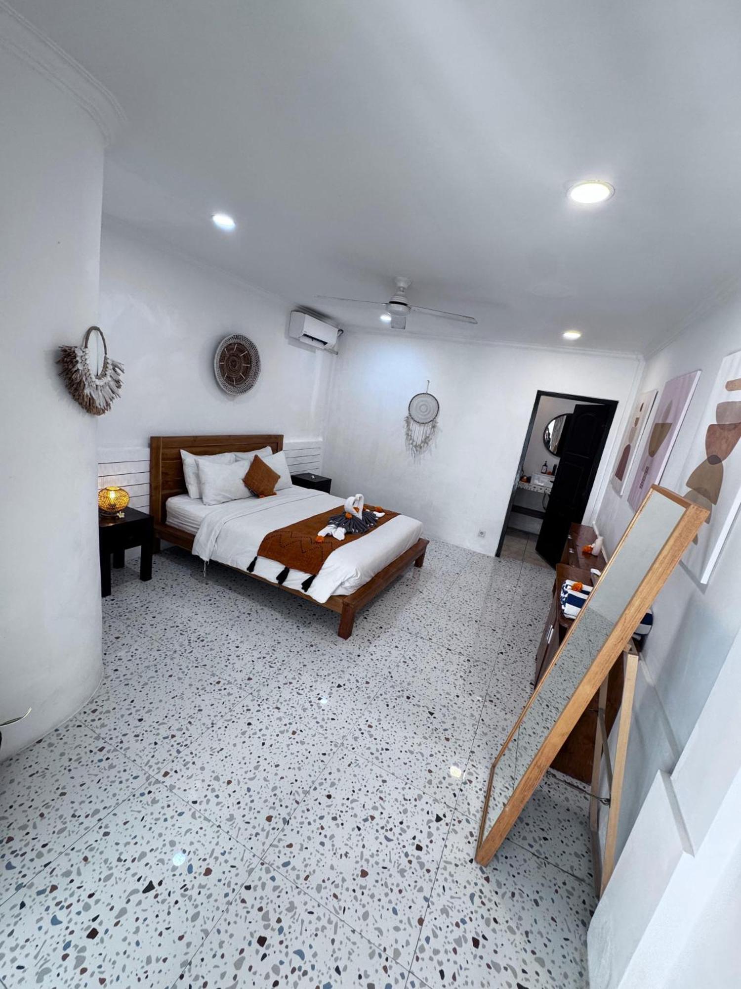 Lalita Villas Seminyak Exterior photo